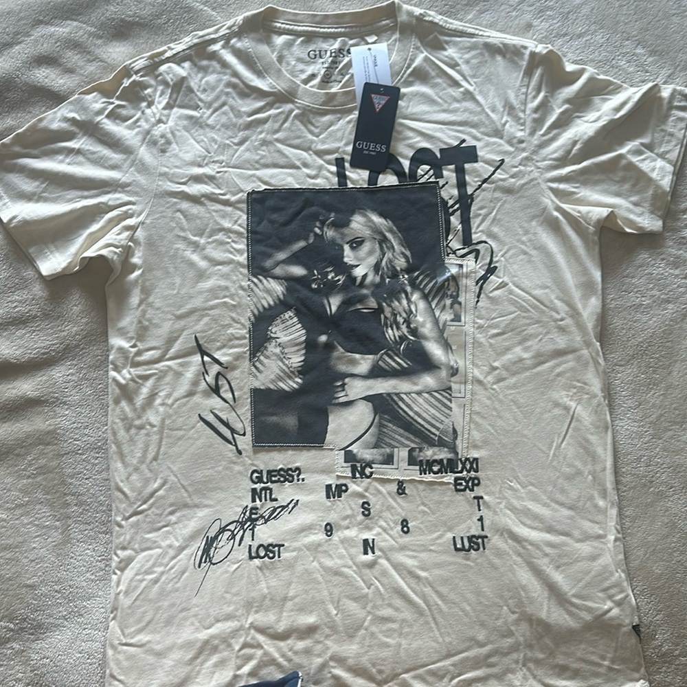 Guess Men’s tshirt